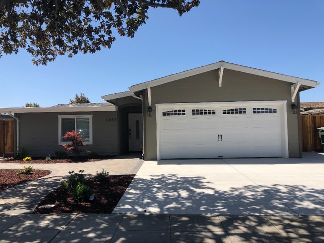 Building Photo - 1053 Blazingwood Dr