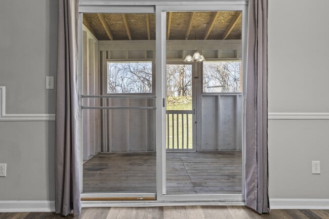 Building Photo - 1658 Foxhaven Dr