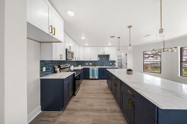 Building Photo - Stunning 3/BR, 2/BA Modern Rental Home – A...