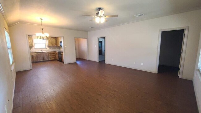 Building Photo - 1110 Avendale Dr