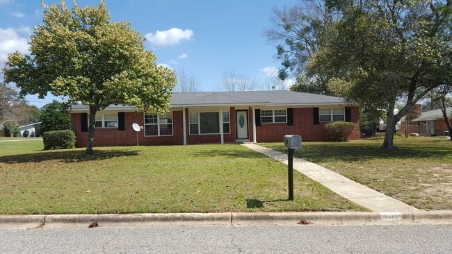 Primary Photo - 101 Willow Dr