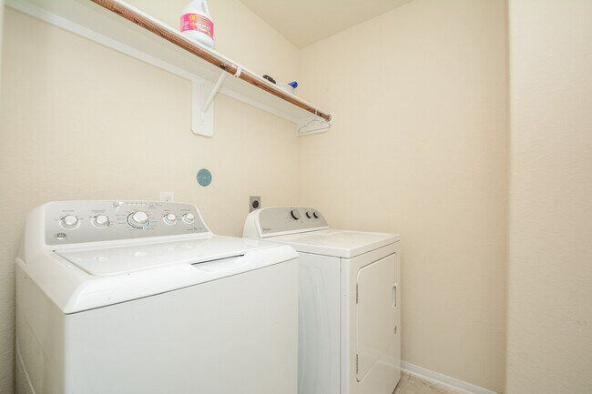 Building Photo - 2214 Forest Floor Ct