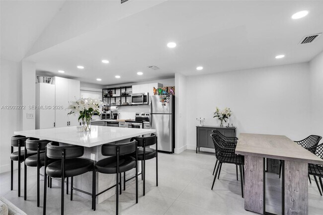 Building Photo - 250 SW 97th Terrace