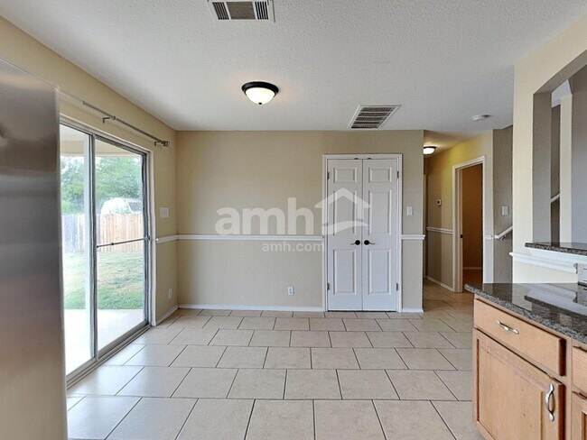 Building Photo - 105 Paige Bend