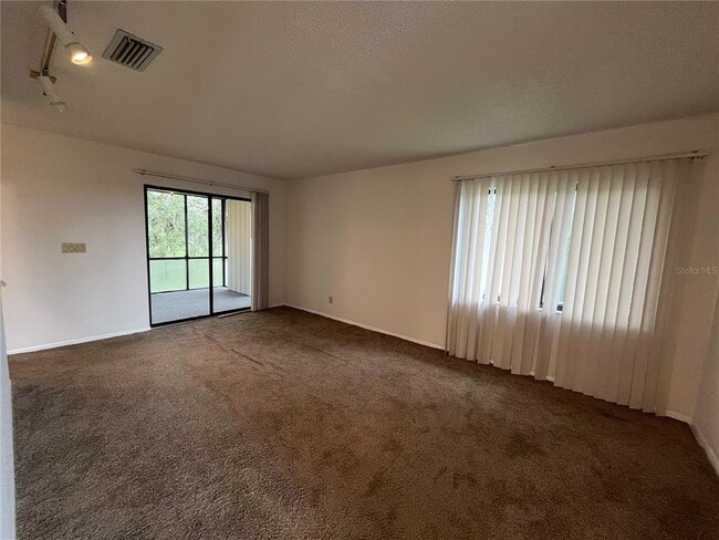 Building Photo - 5 Buck Cir