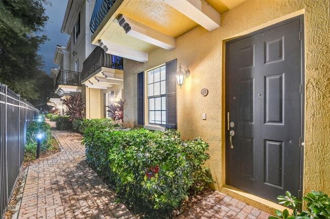 Building Photo - 2502 N Dixie Hwy