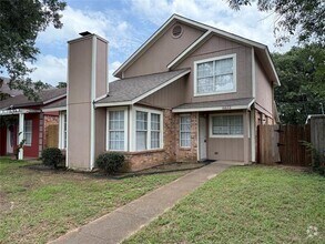 Building Photo - 10632 Chesapeake Dr