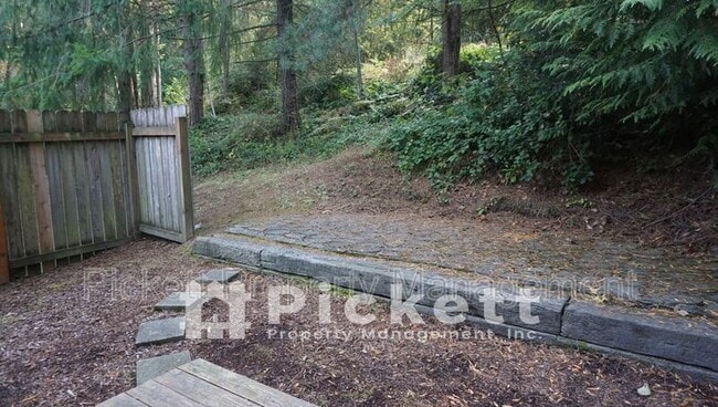 Building Photo - 1307 NW Slate Ln