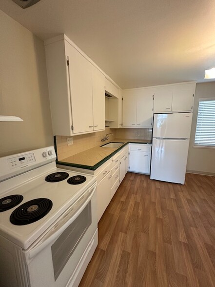 Kitchen - 2936 Brookdale Ave