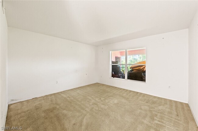 Building Photo - 312 Lenz Ave