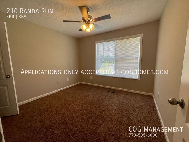 Building Photo - 210 Randa Run