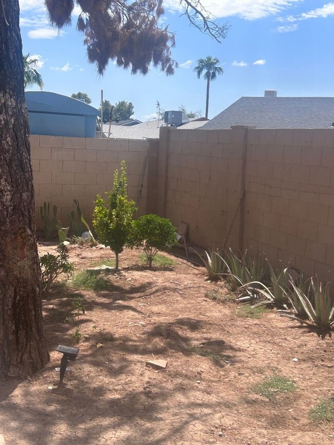 Building Photo - 4244 N 85th Ave