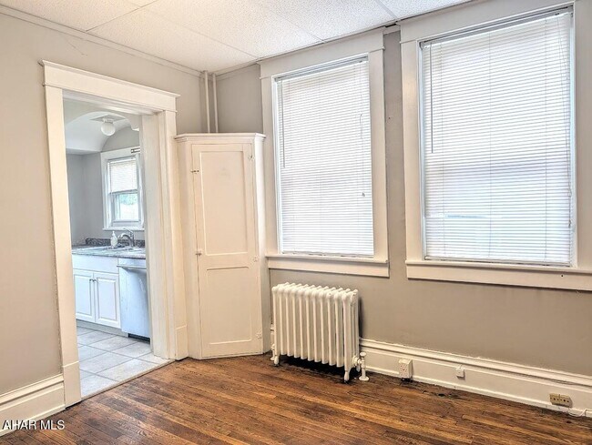 Building Photo - 233 E Pitt St