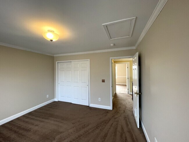 Building Photo - 4823 Vista Ridge Dr