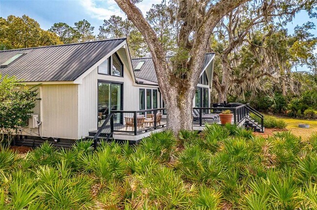 Building Photo - 6201 Frederica Rd
