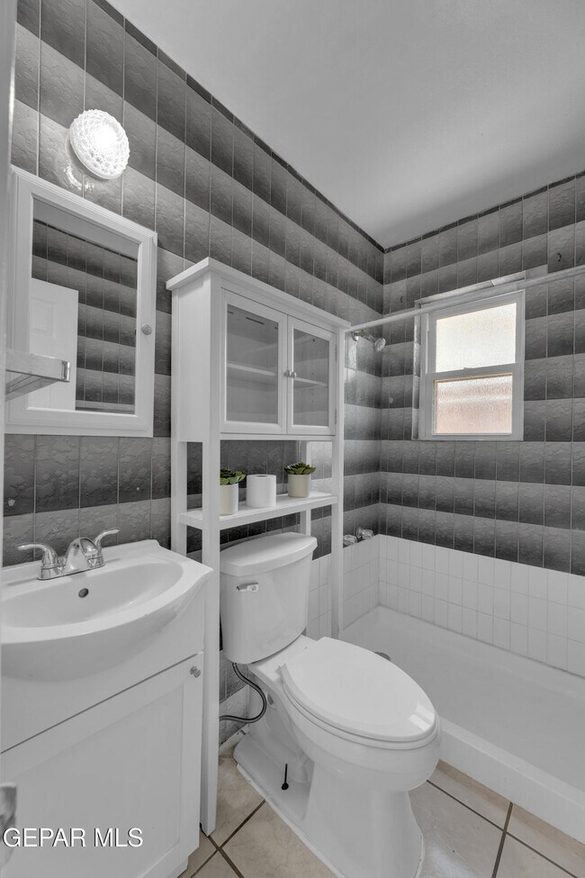 Building Photo - 228 Caribe Cir