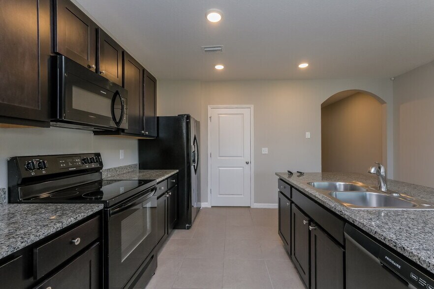 Building Photo - 10006 Warm Stone St