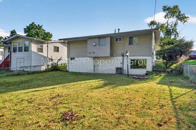 Building Photo - 727 Shepley Dr
