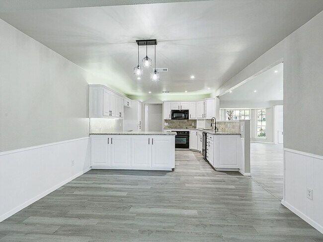 Building Photo - 3309 Ashford Ave