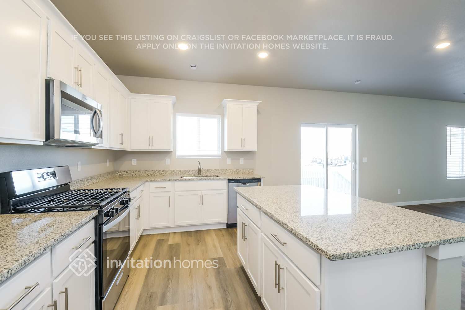 Building Photo - 970 Cascade Falls St