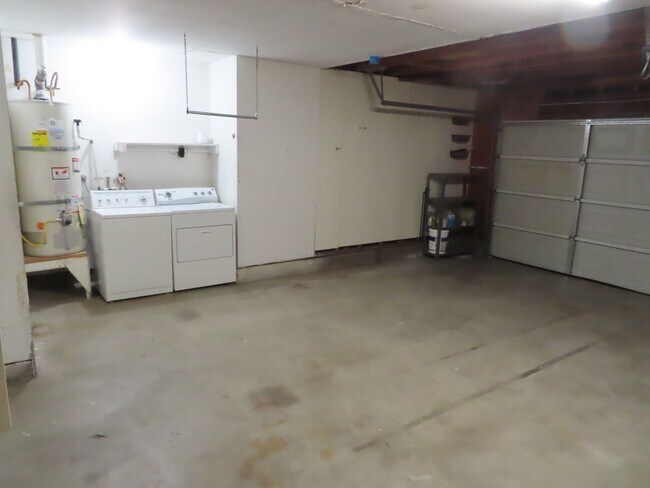 Building Photo - Nicely Updated Three Bedroom Home in Mira ...