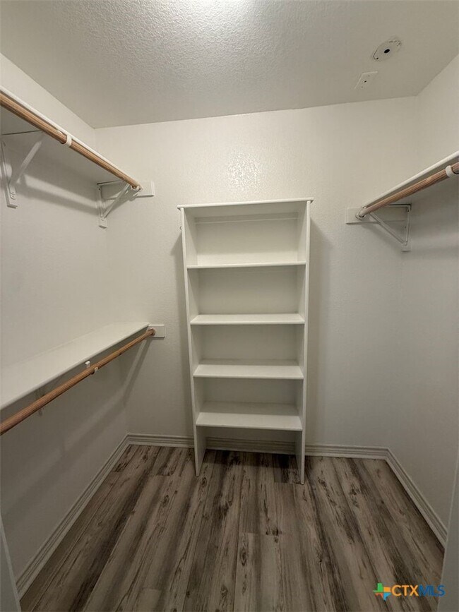 Building Photo - 426 Armstrong Dr