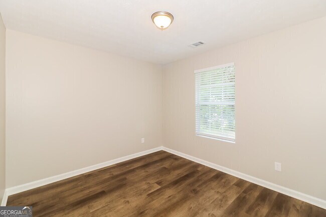 Building Photo - 160 Chandler Fields Dr