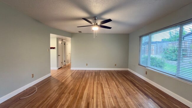 Building Photo - 3 bedroom | 2 bath | Single family home in Citrus Heights