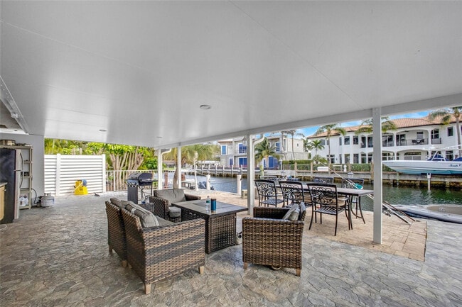 Building Photo - 1311 NE 27th Way