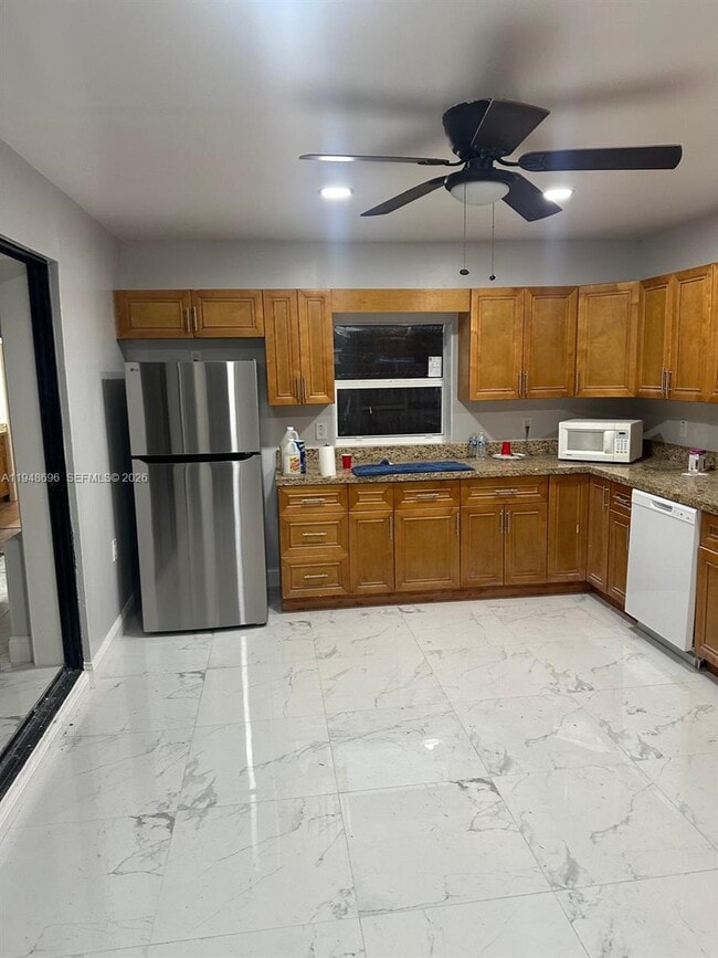 Building Photo - 1705 NE 157th Ter