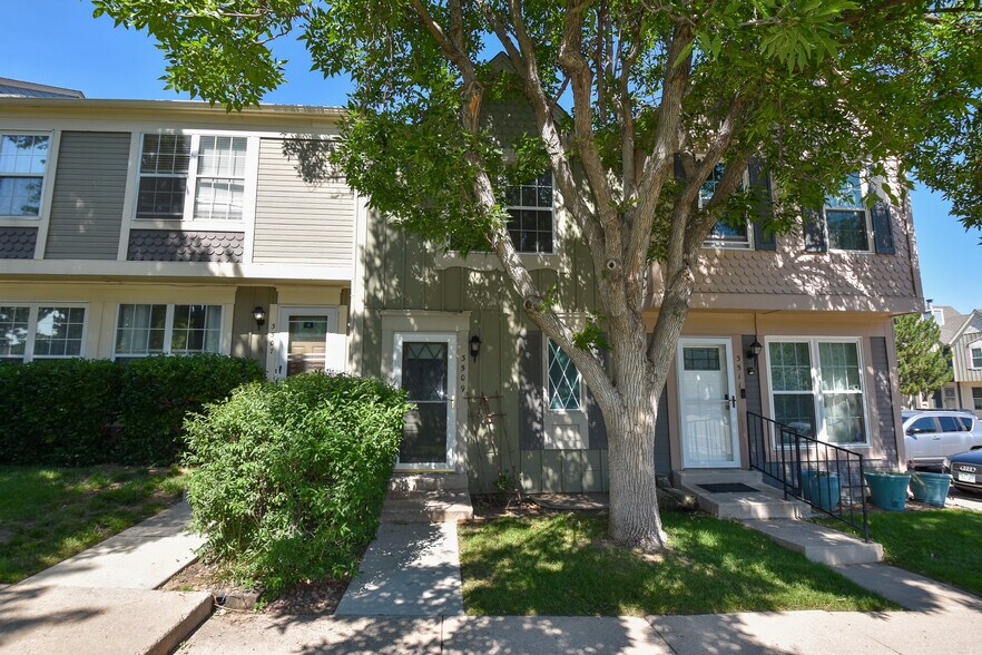 Primary Photo - 3509 Queen Anne Way