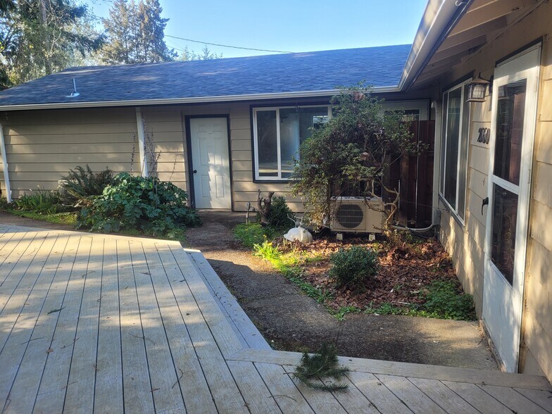 Building Photo - 2150-2160 Raynor St SE