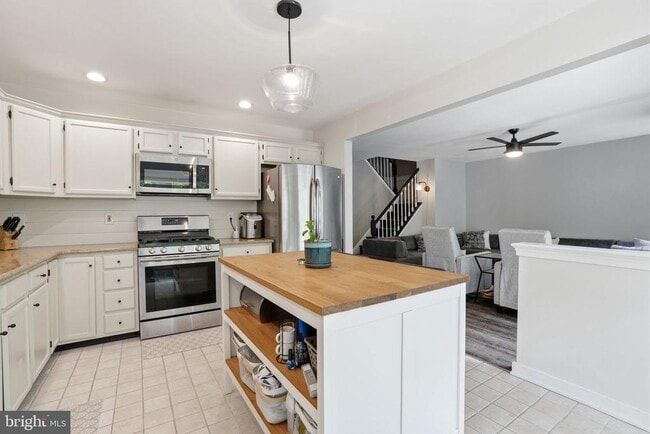 Building Photo - 138 Medinah Dr
