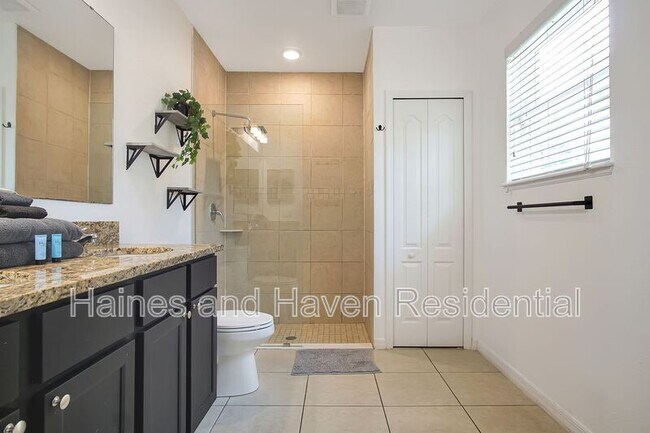 Building Photo - 441 Sardinia Cir