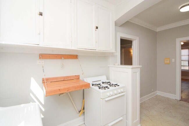 Building Photo - 4227 N Paulina St