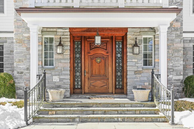 Building Photo - 386 Westover Rd