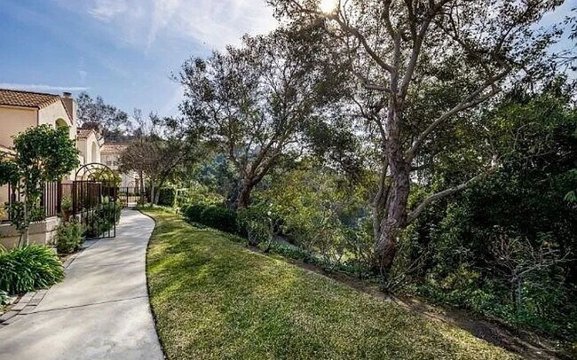 Building Photo - COMPLETELY REMODELED 3 Beds+2.5 Baths 2-st...
