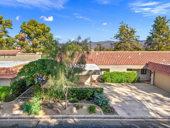 Building Photo - 77116 Pauma Valley Way