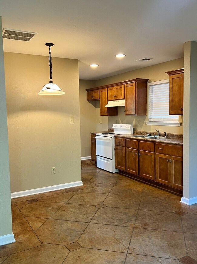 Building Photo - 3 BD 1 BA home in Millington! Minutes from Navy Base