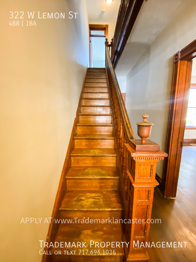 Building Photo - Spacious West End Town Home