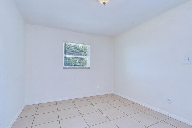 Building Photo - 5634 9th Ave N