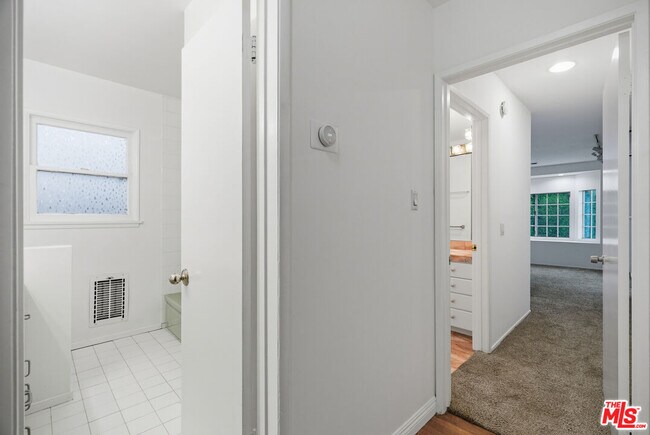 Building Photo - 12811 Cumpston St