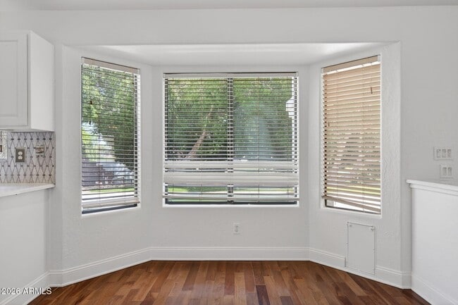 Building Photo - 3241 S Horizon Pl