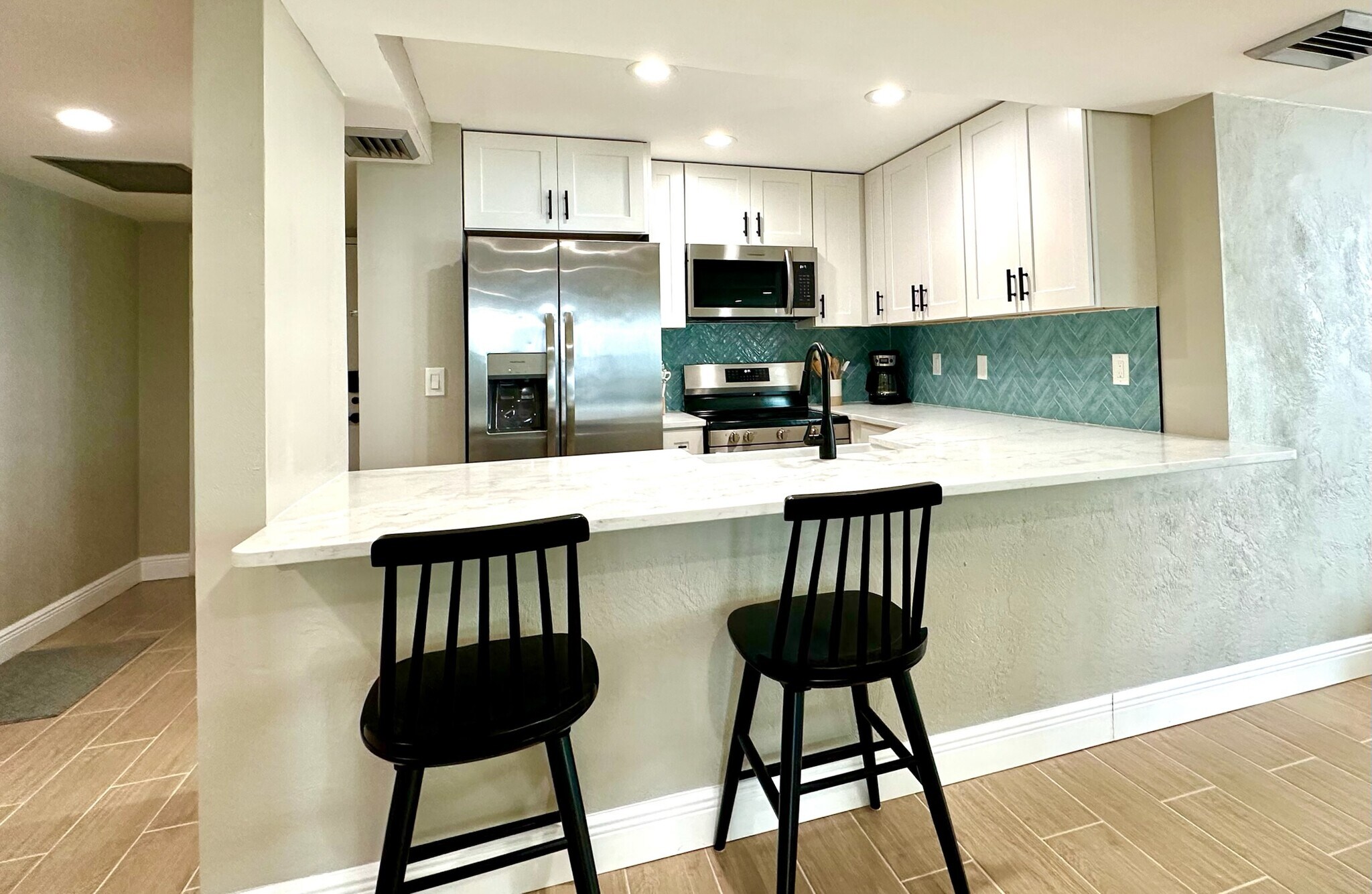 kitchen - 3043 S Atlantic Ave