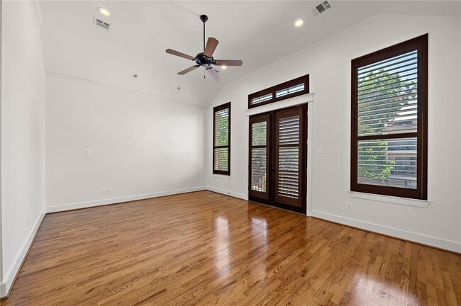 Building Photo - 4408 Dickson St