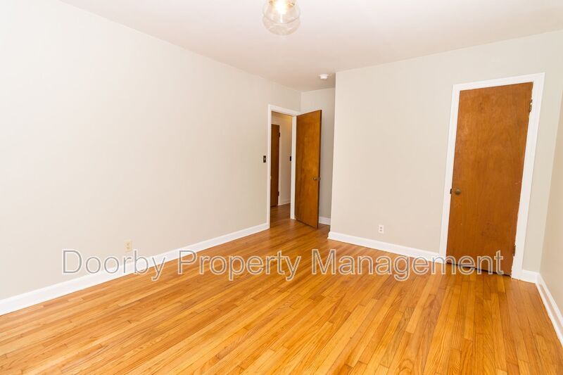 Building Photo - 203 Dawn St