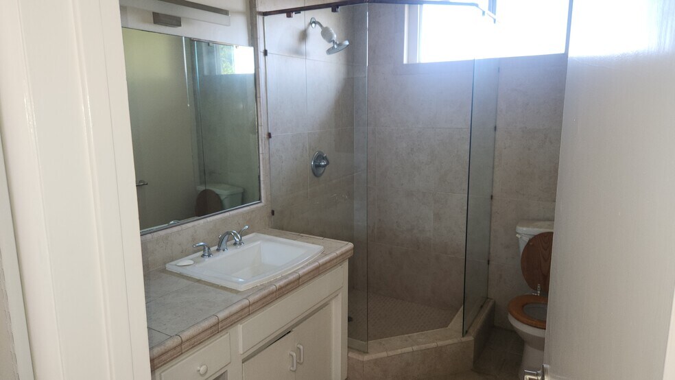 Building Photo - 3548 Military Ave