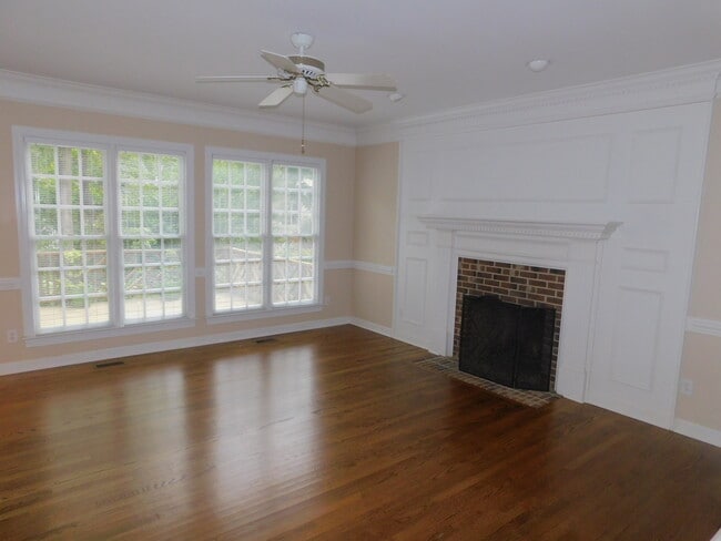 Building Photo - Beautiful 4br, 2.5 ba home in Lochmere!  Avail Aug 14, 2026!