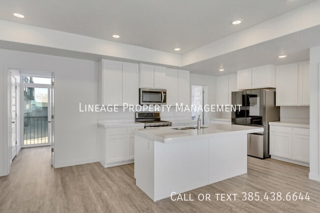 Building Photo - 3559 S Lydia Ann Ln