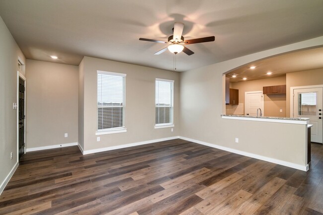 Building Photo - GORGEOUS 3 BEDROOM 2.5 BATH DUPLEX LOCATED...